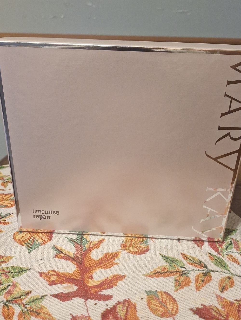 Mary Kay Timewise Repair Set - Light Pink and Silver Accents For Firming